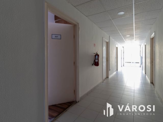 16 m2-es iroda kiadó Fáy utcai irodaépület 2. emeletén
